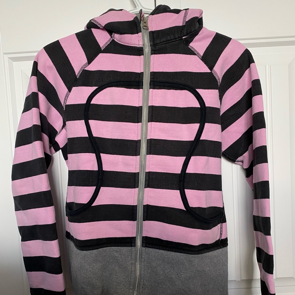 Lululemon size 6